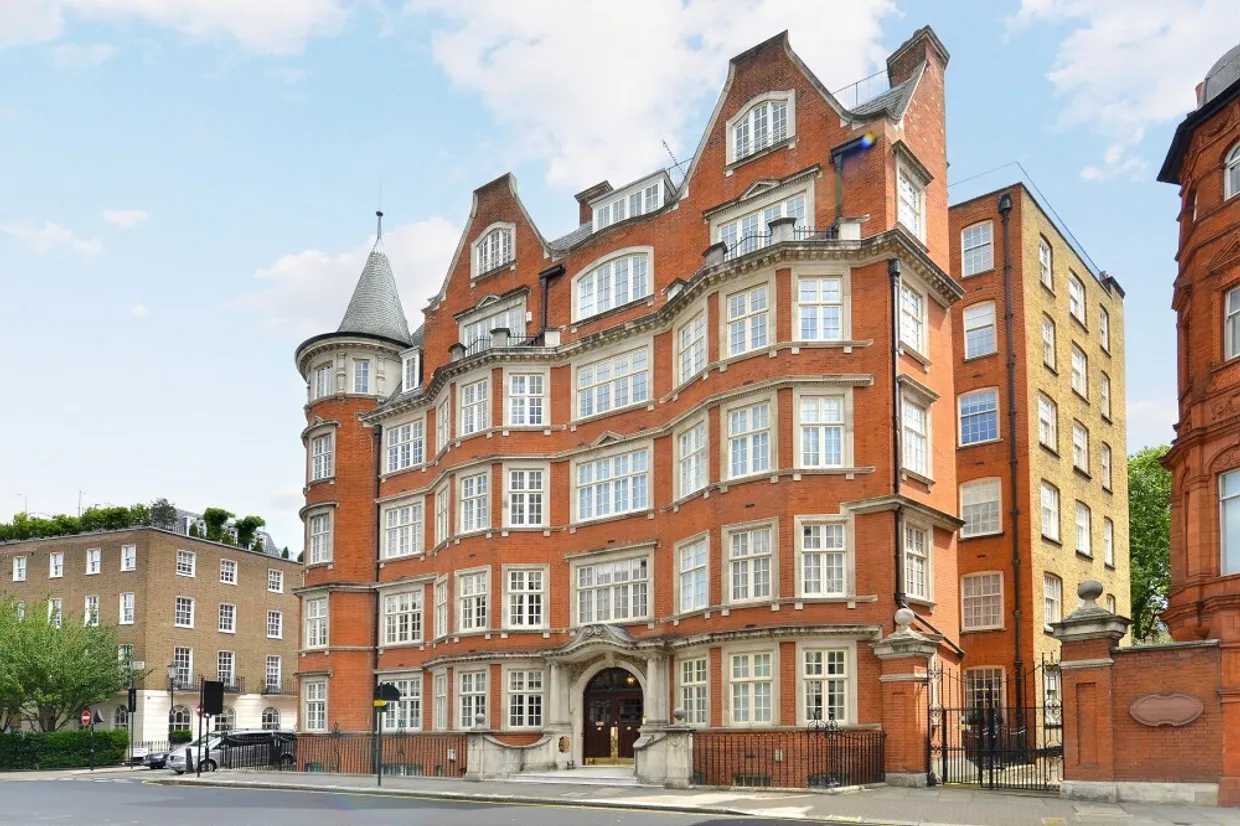 Cliveden Place, London, SW1W photo 1
