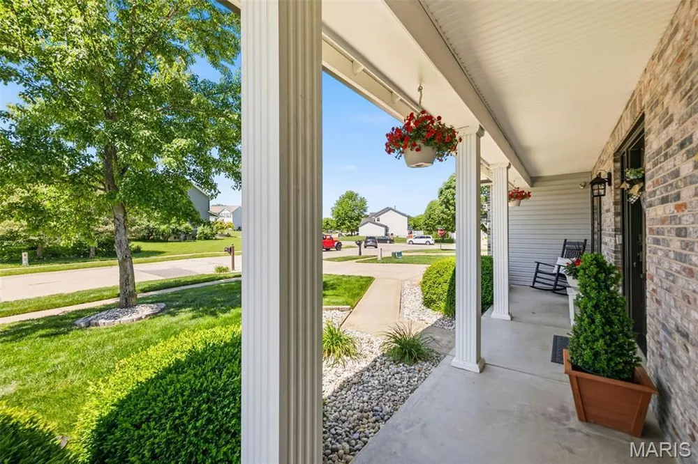 127 Burnt Oak Ct, Wentzville, MO 63385