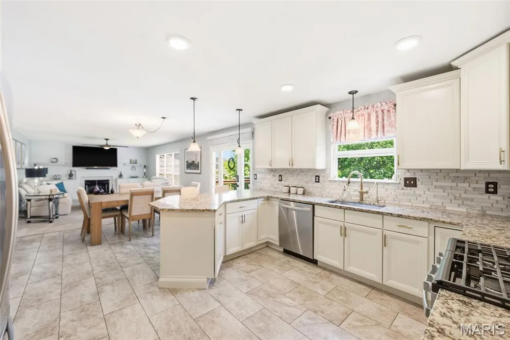 127 Burnt Oak Ct, Wentzville, MO 63385