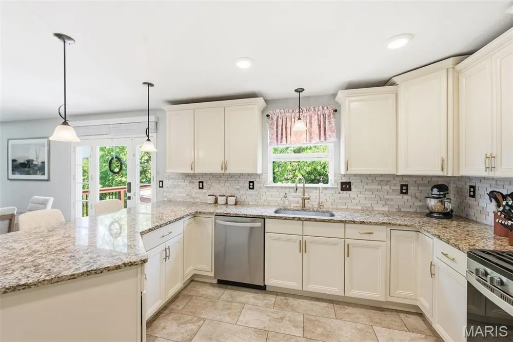 127 Burnt Oak Ct, Wentzville, MO 63385