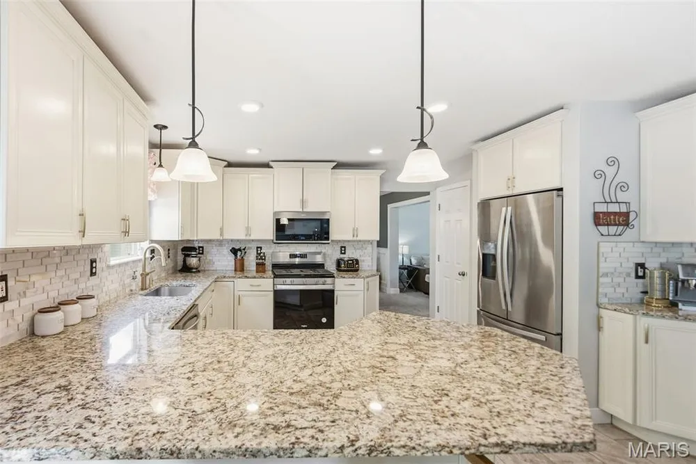 127 Burnt Oak Ct, Wentzville, MO 63385