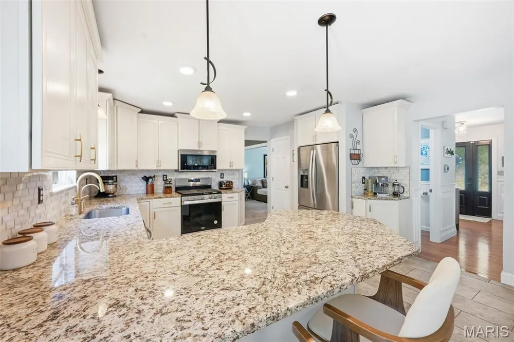 127 Burnt Oak Ct, Wentzville, MO 63385
