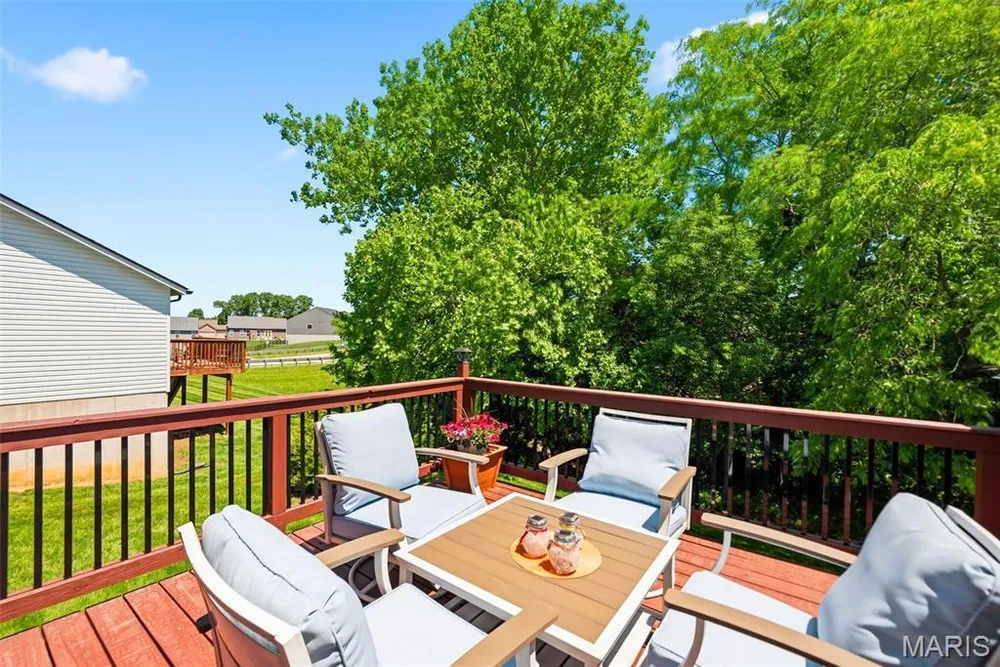 127 Burnt Oak Ct, Wentzville, MO 63385