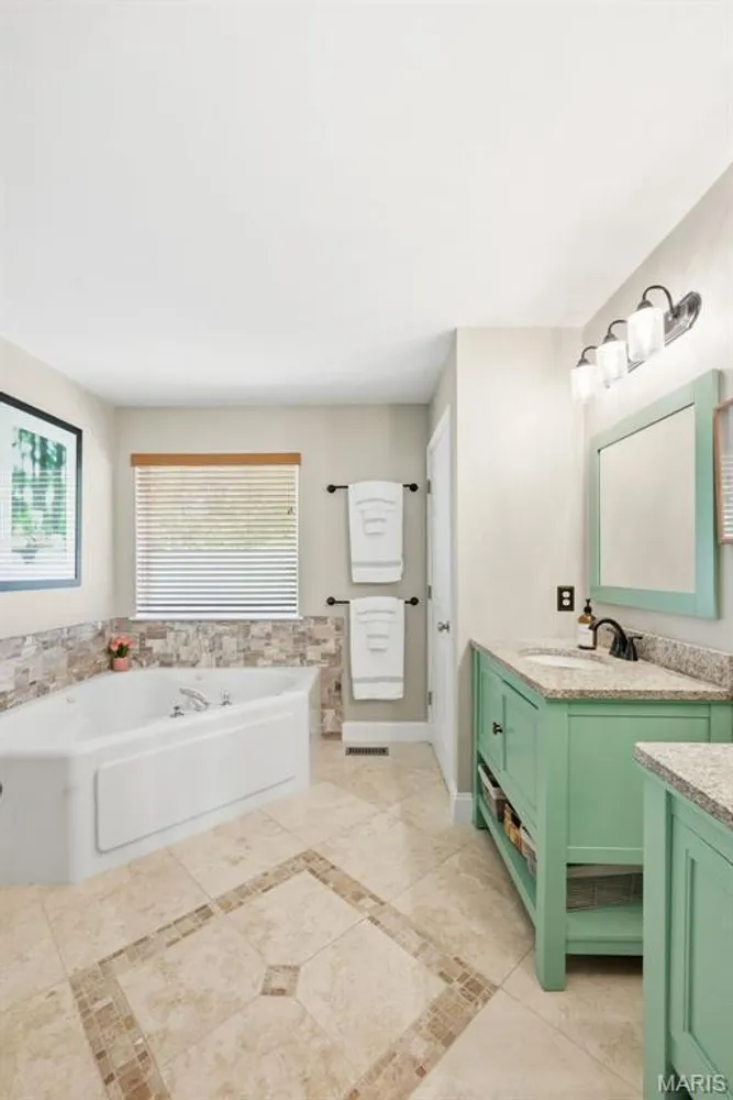 127 Burnt Oak Ct, Wentzville, MO 63385