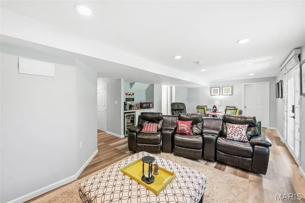 127 Burnt Oak Ct, Wentzville, MO 63385