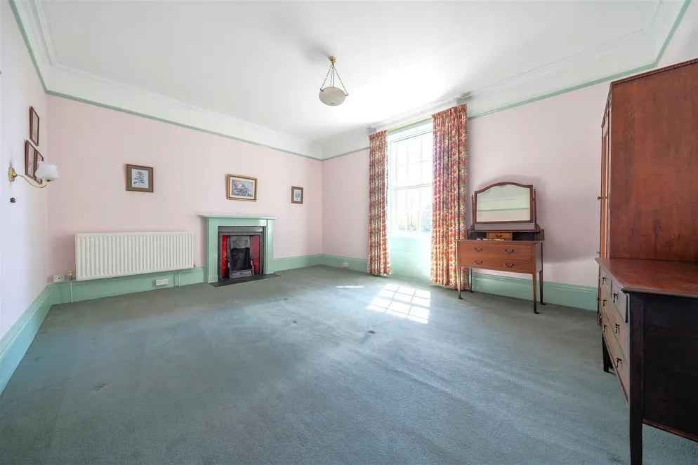 Property carousel item 13