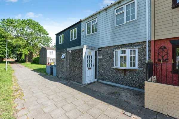 Viola Close, South Ockendon, Essex, RM15