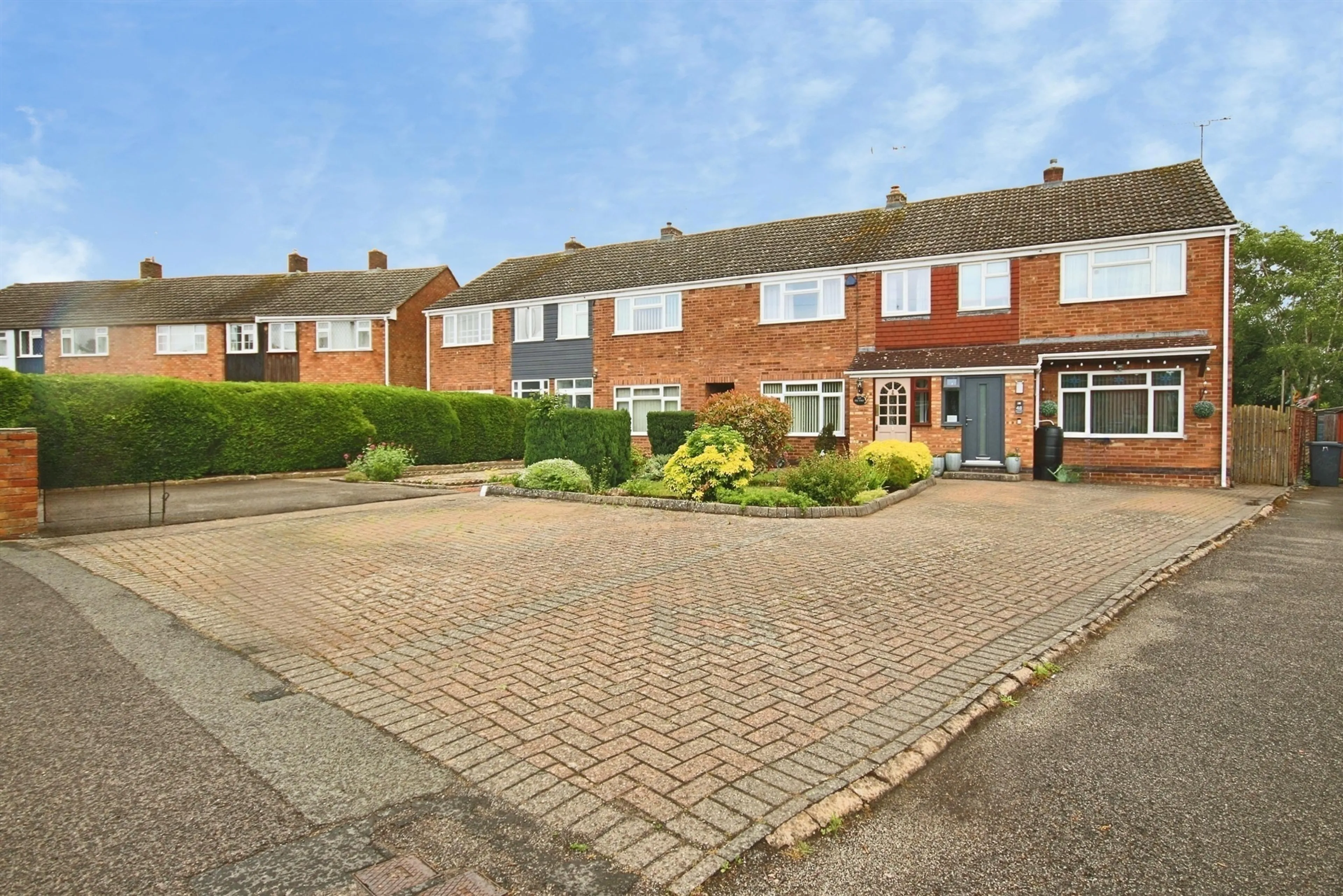 Property at Home Farm Crescent, Whitnash, Leamington Spa