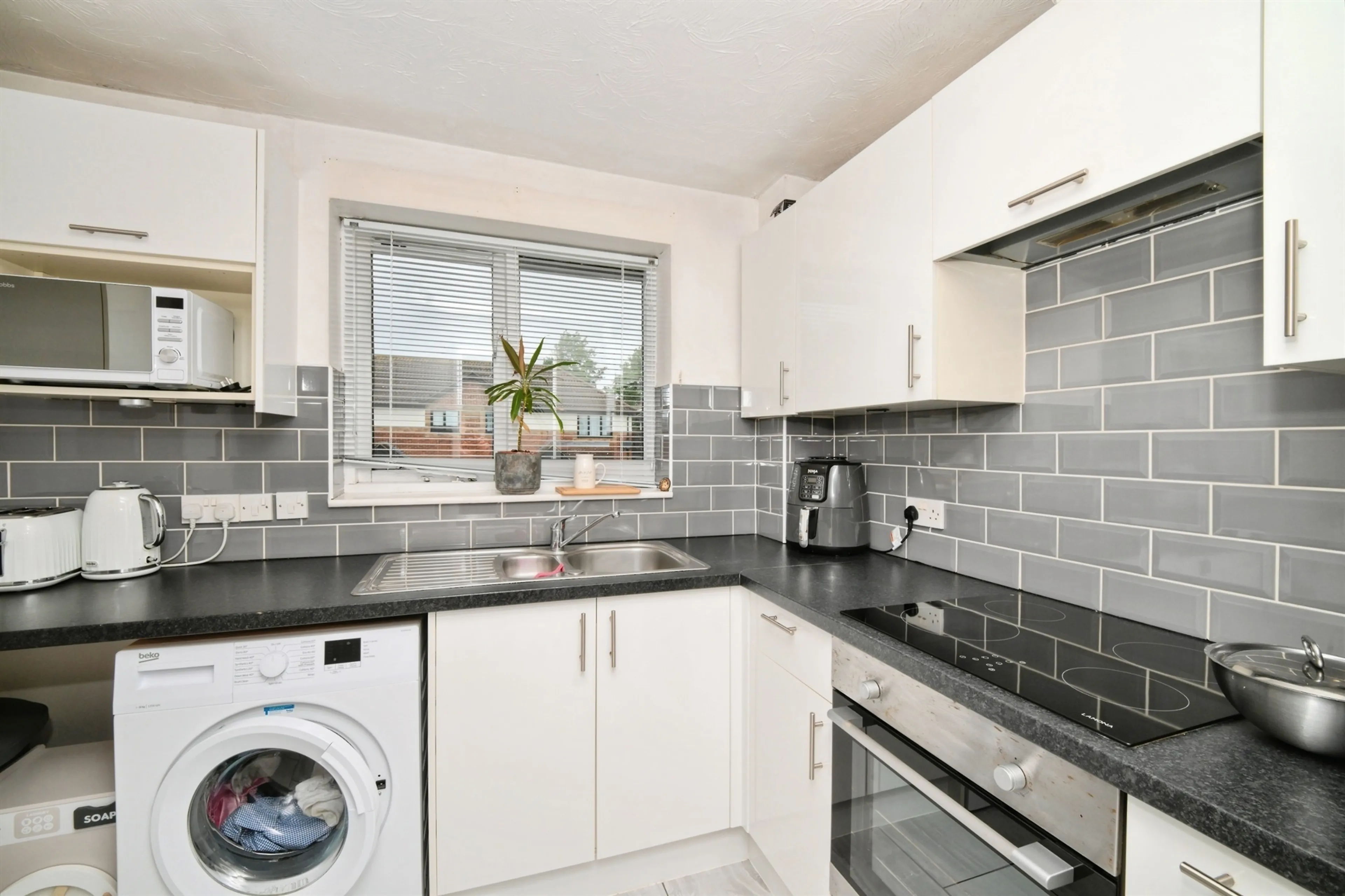 Property at Hollybush Way, Cheshunt, Waltham Cross