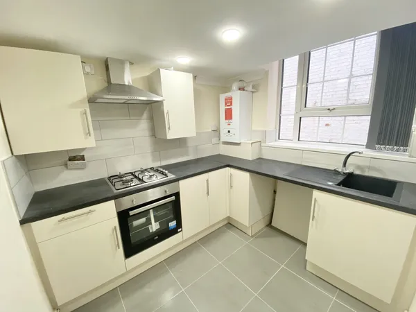 Narborough Road, LE3 2FR