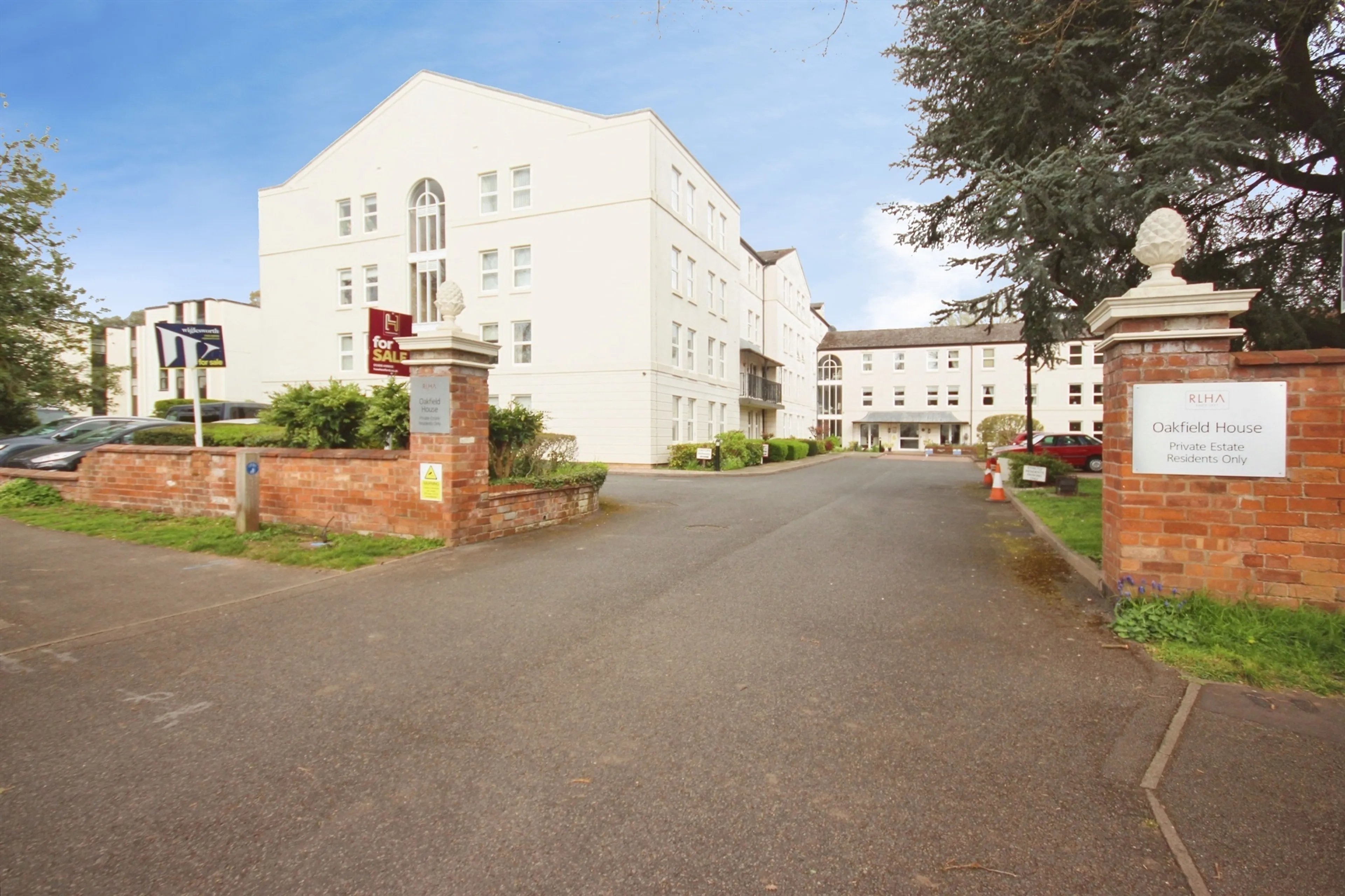 Property at Binswood Avenue, Leamington Spa