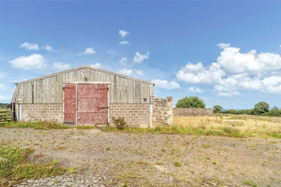 https://mr0.homeflow-assets.co.uk/files/photo/image/47499/0549/_x_/PAT250377_10.jpg