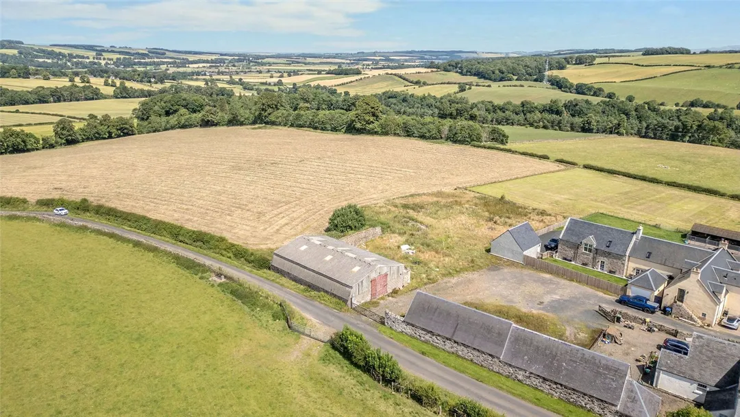 https://mr0.homeflow-assets.co.uk/files/photo/image/47499/0559/_x_/PAT250377_13.jpg
