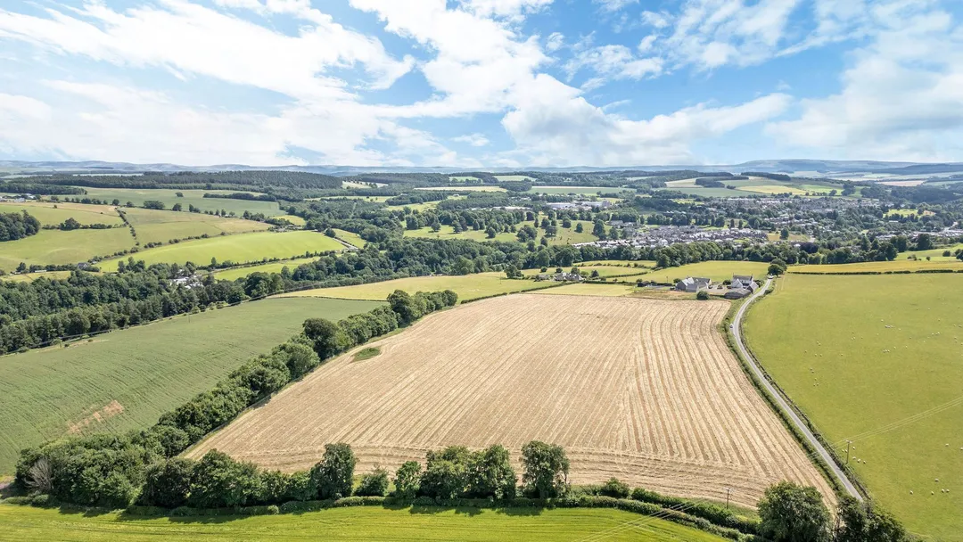 https://mr0.homeflow-assets.co.uk/files/photo/image/47499/0563/_x_/SharplawRoad-Drone26.jpg