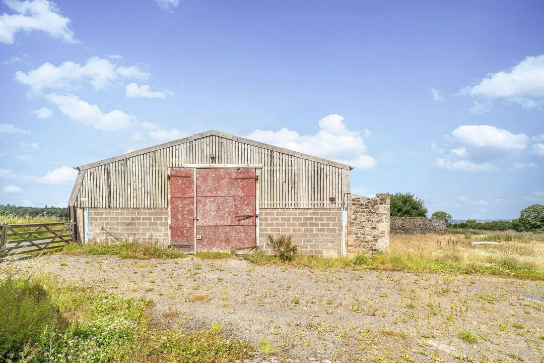 https://mr0.homeflow-assets.co.uk/files/photo/image/47499/0564/_x_/Sharplaw-Road14.jpg