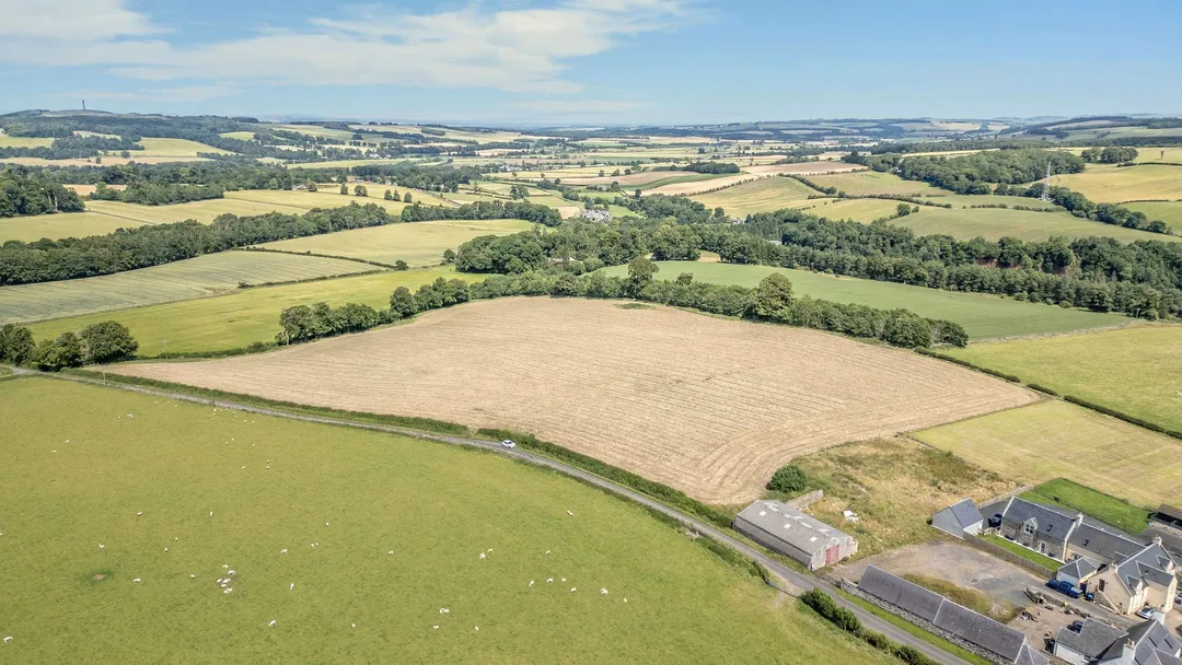 https://mr0.homeflow-assets.co.uk/files/photo/image/47499/0571/_x_/SharplawRoad-Drone4.jpg
