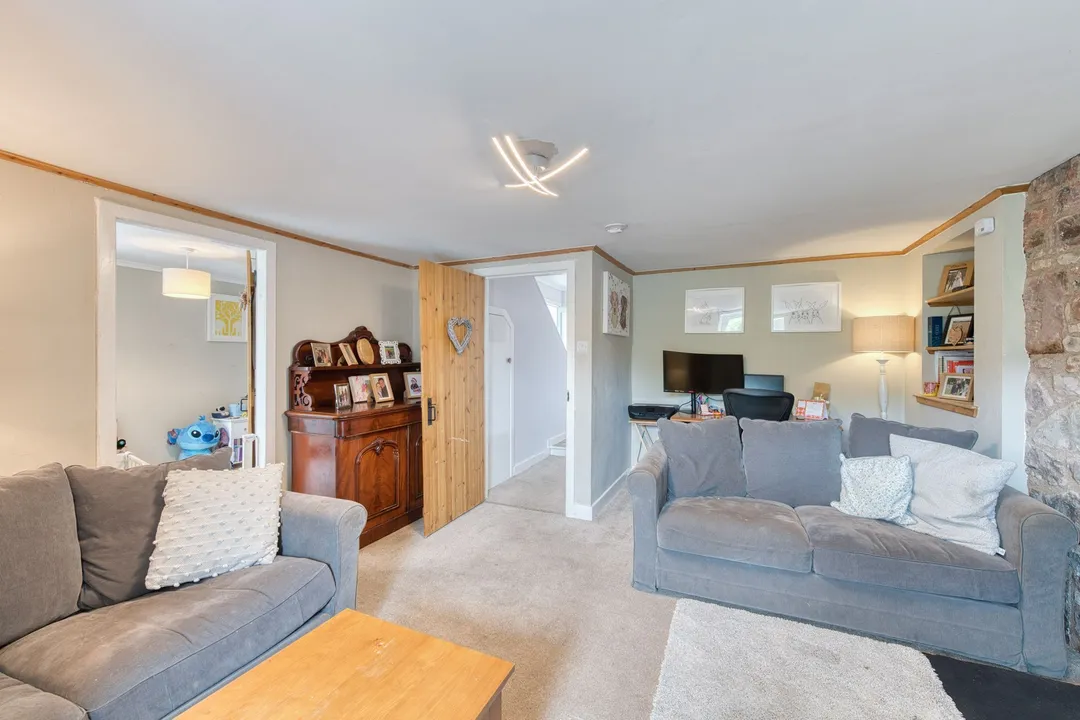 https://mr0.homeflow-assets.co.uk/files/photo/image/47499/0834/_x_/DSC_2208_HDR-67.jpg