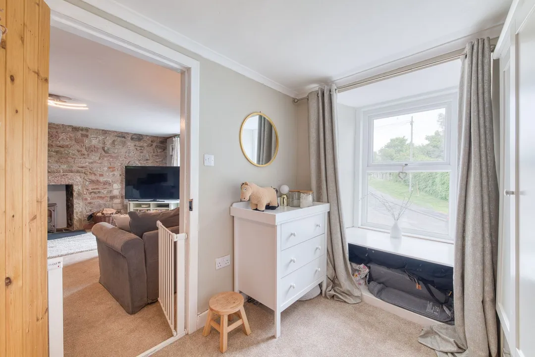 https://mr0.homeflow-assets.co.uk/files/photo/image/47499/0854/_x_/DSC_2278_HDR-73.jpg