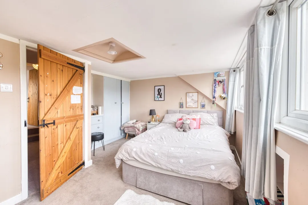 https://mr0.homeflow-assets.co.uk/files/photo/image/47499/0882/_x_/DSC_2353_HDR-86.jpg
