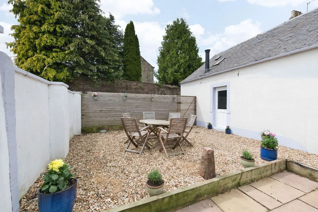 https://mr0.homeflow-assets.co.uk/files/photo/image/47499/0889/_x_/DSC_2403-99.jpg