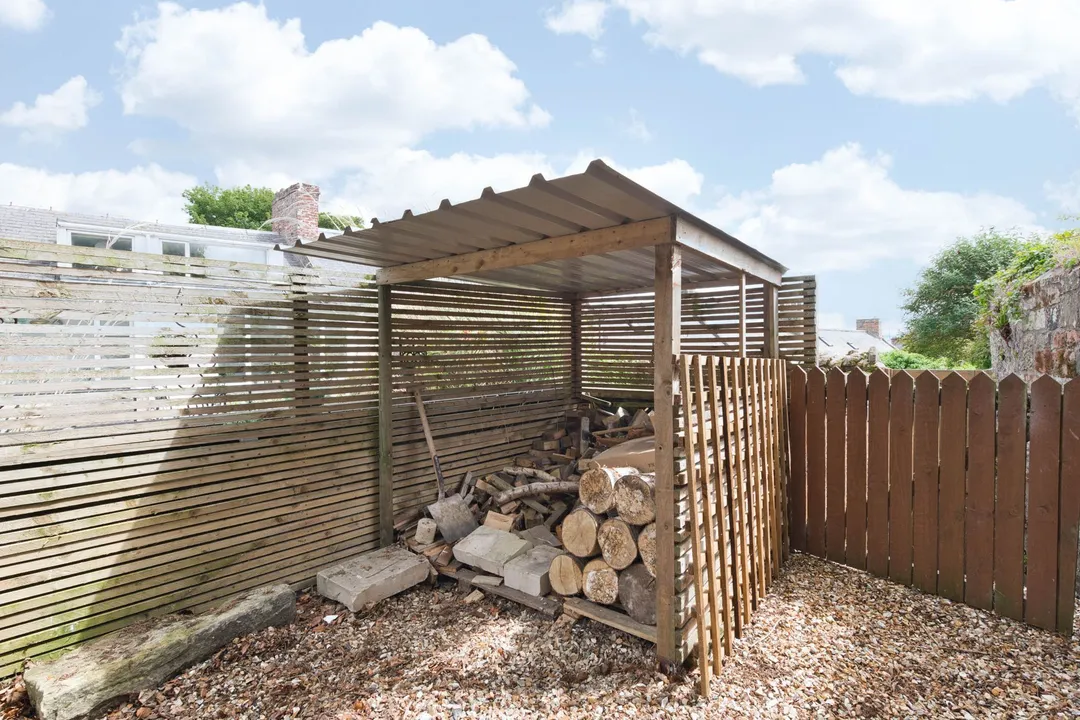 https://mr0.homeflow-assets.co.uk/files/photo/image/47499/0894/_x_/DSC_2429-114.jpg