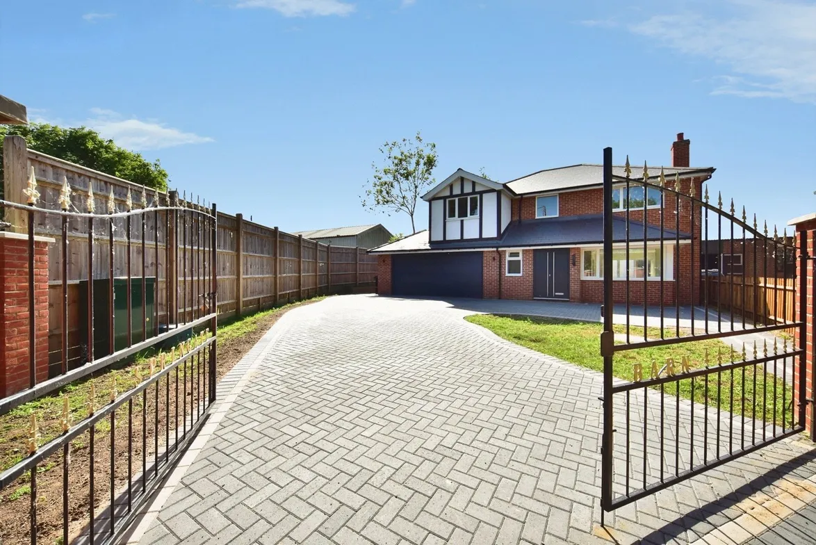 Broadwater Road, West Malling, Kent, ME19