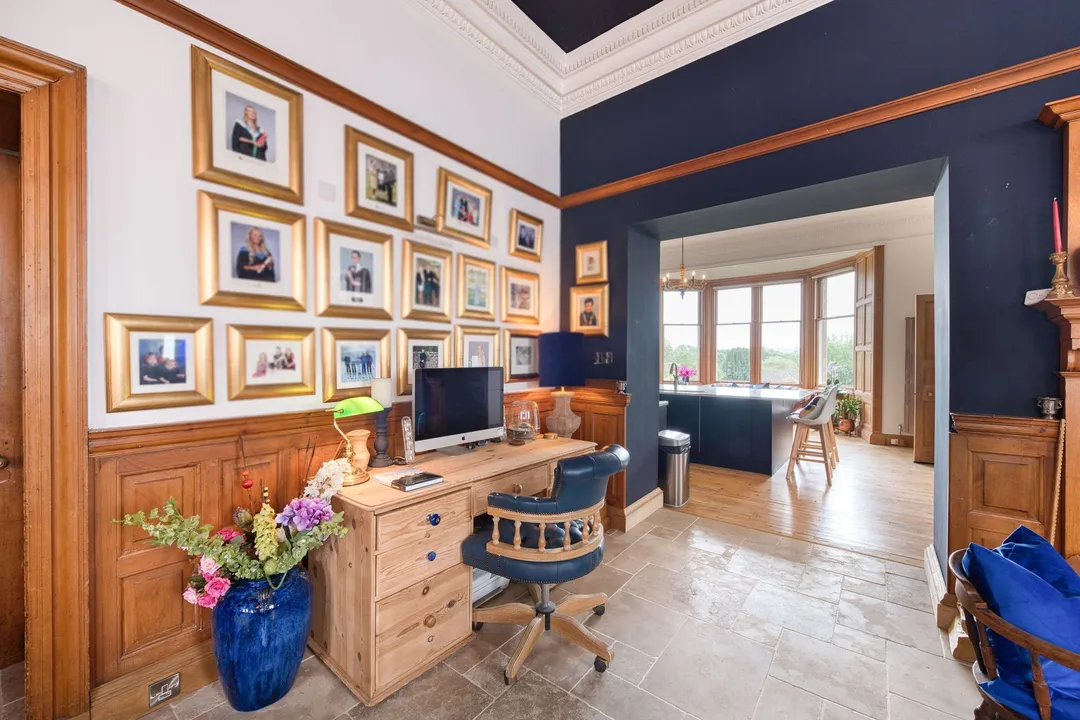 https://mr0.homeflow-assets.co.uk/files/photo/image/47499/3284/_x_/DSC_0745_HDR-104.jpg