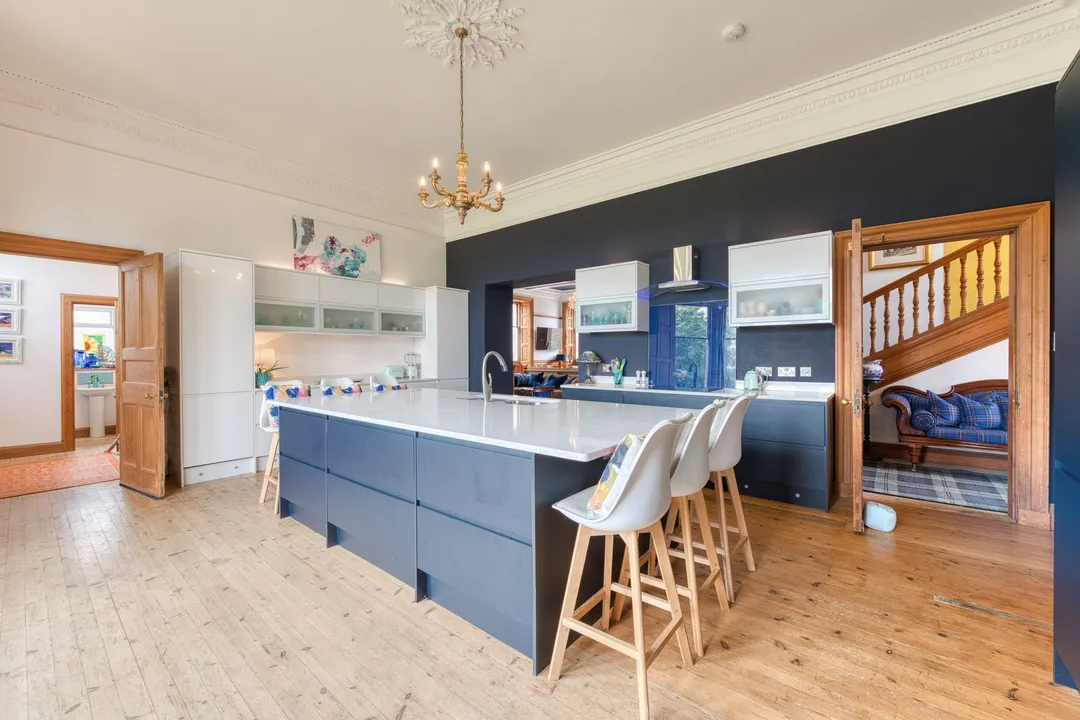 https://mr0.homeflow-assets.co.uk/files/photo/image/47499/3287/_x_/DSC_0806_HDR-115.jpg