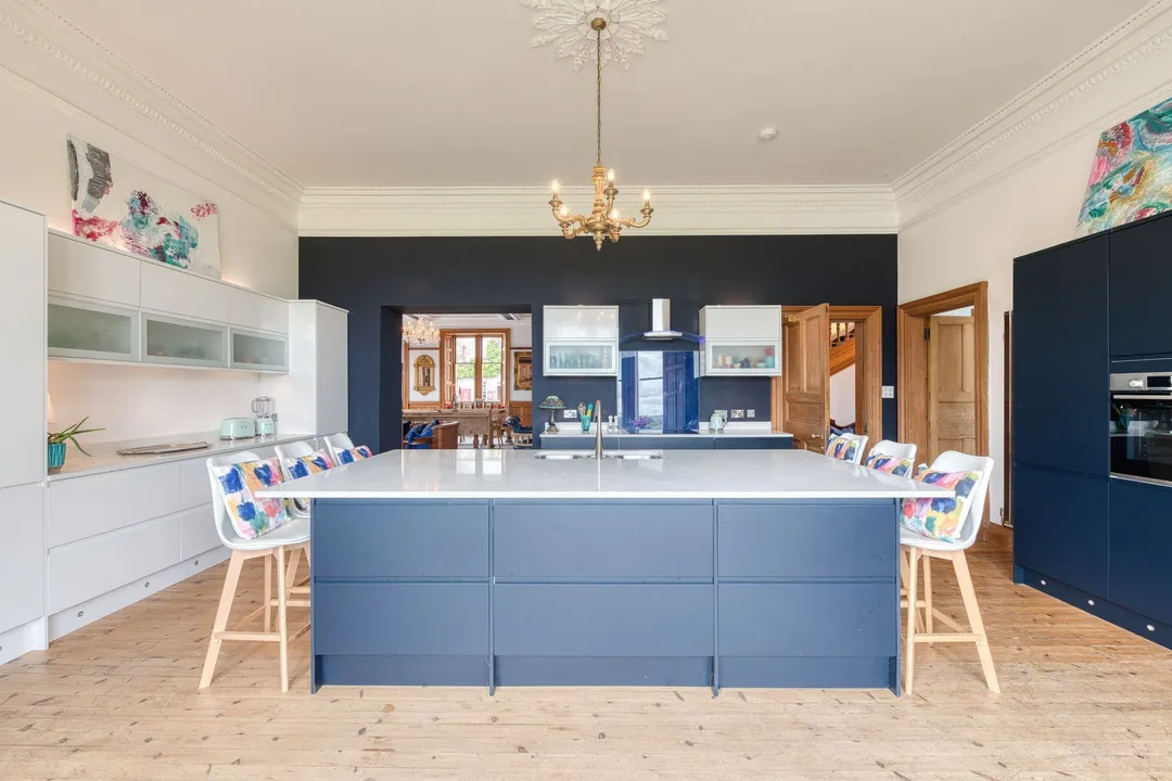 https://mr0.homeflow-assets.co.uk/files/photo/image/47499/3288/_x_/DSC_0836_HDR-118.jpg