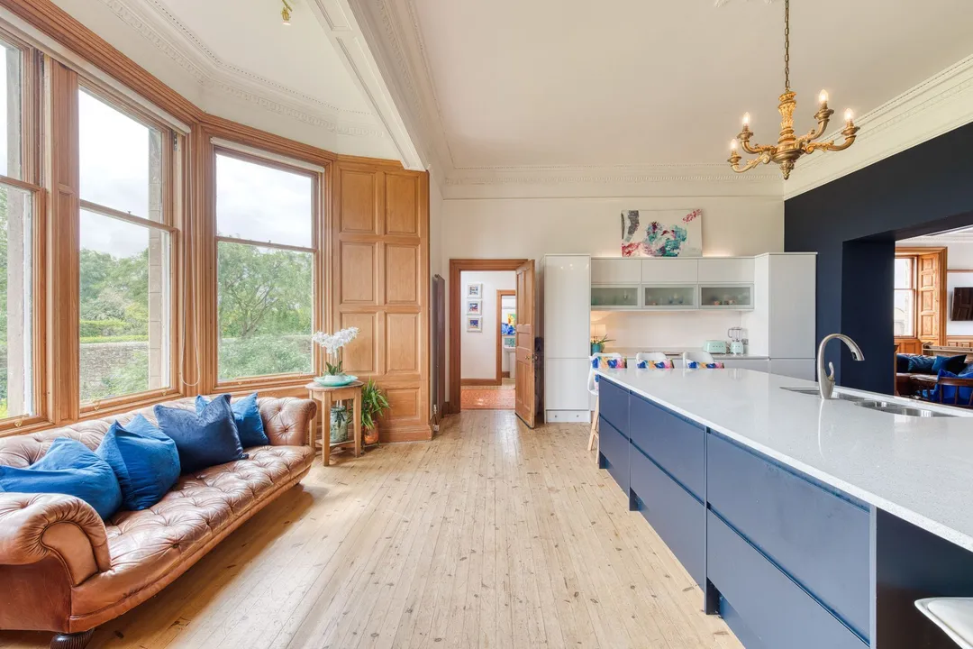 https://mr0.homeflow-assets.co.uk/files/photo/image/47499/3290/_x_/DSC_0846_HDR-120.jpg