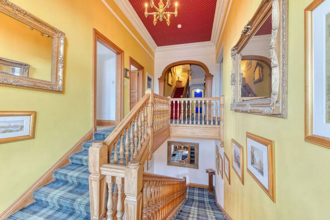 https://mr0.homeflow-assets.co.uk/files/photo/image/47499/3306/_x_/DSC_1201_HDR-173.jpg