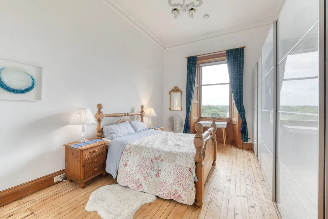 https://mr0.homeflow-assets.co.uk/files/photo/image/47499/3307/_x_/DSC_1236_HDR-176.jpg