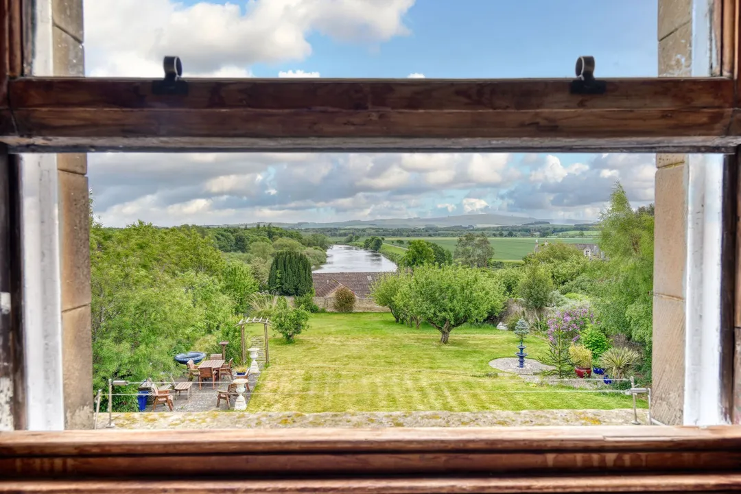 https://mr0.homeflow-assets.co.uk/files/photo/image/47499/3308/_x_/DSC_1266_HDR-180.jpg