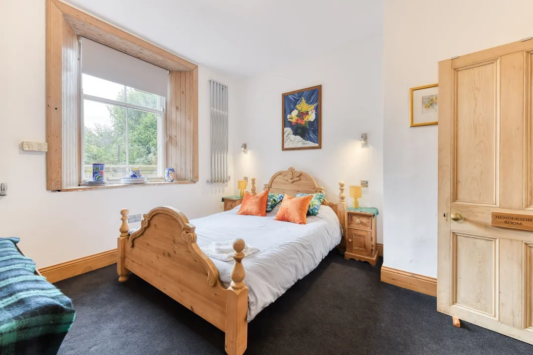 https://mr0.homeflow-assets.co.uk/files/photo/image/47499/3355/_x_/DSC_1166_HDR-167.jpg