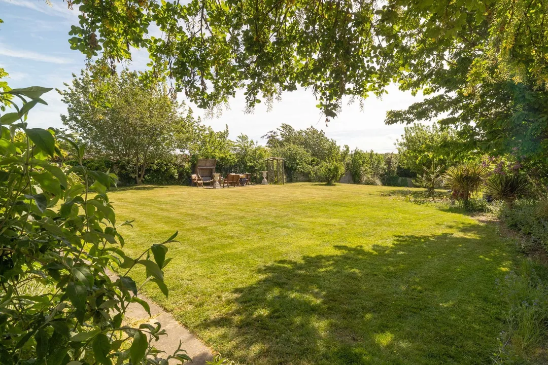 https://mr0.homeflow-assets.co.uk/files/photo/image/47499/3397/_x_/003A0665-14.jpg