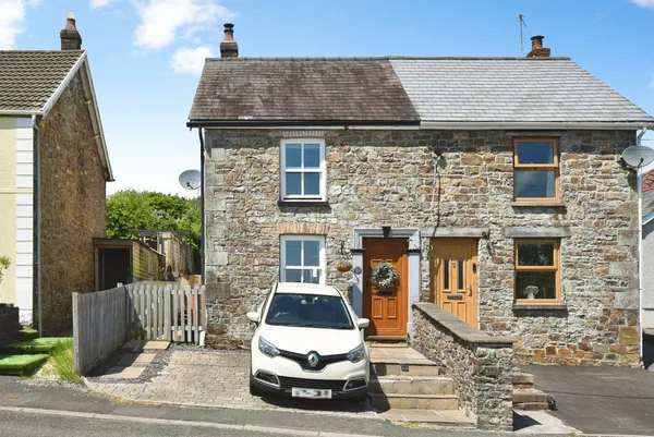 Saron Road, Saron, Ammanford, Carmart...