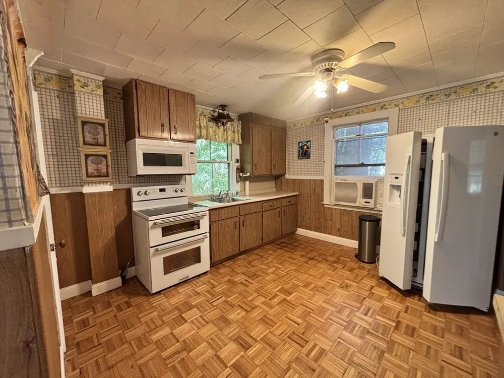 792 Commercial St, Braintree, MA 02184