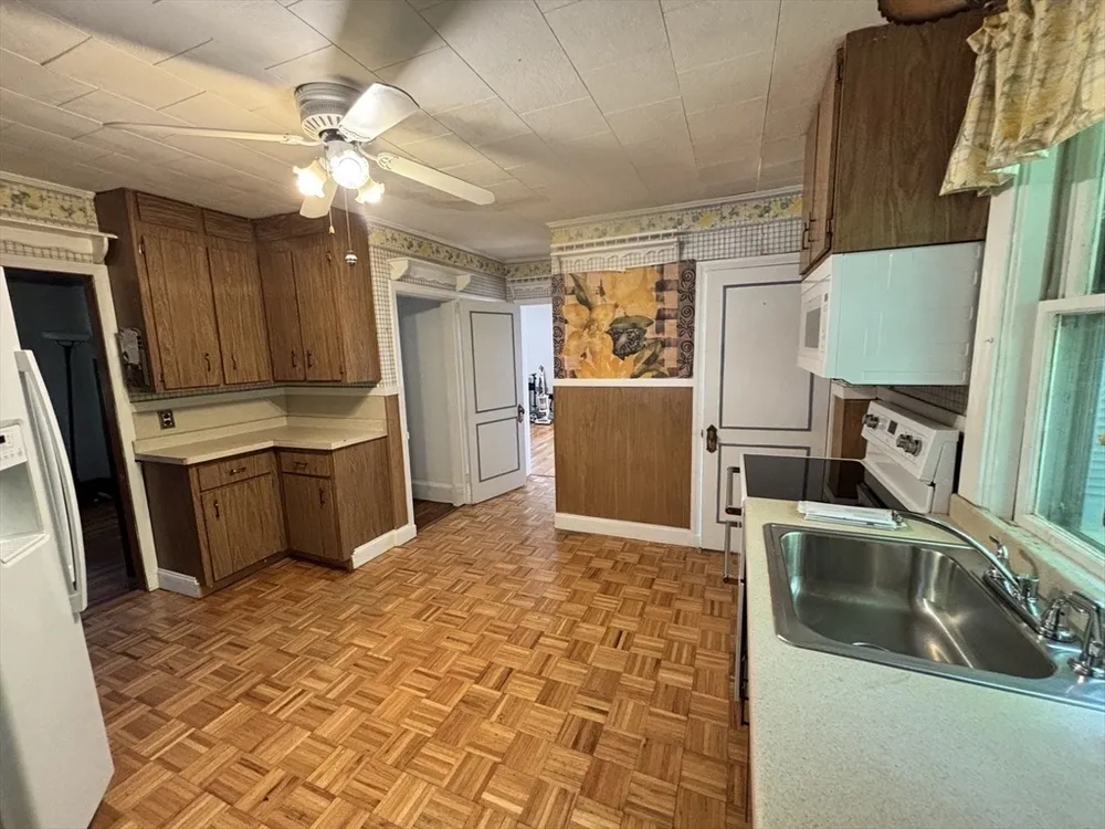 792 Commercial St, Braintree, MA 02184