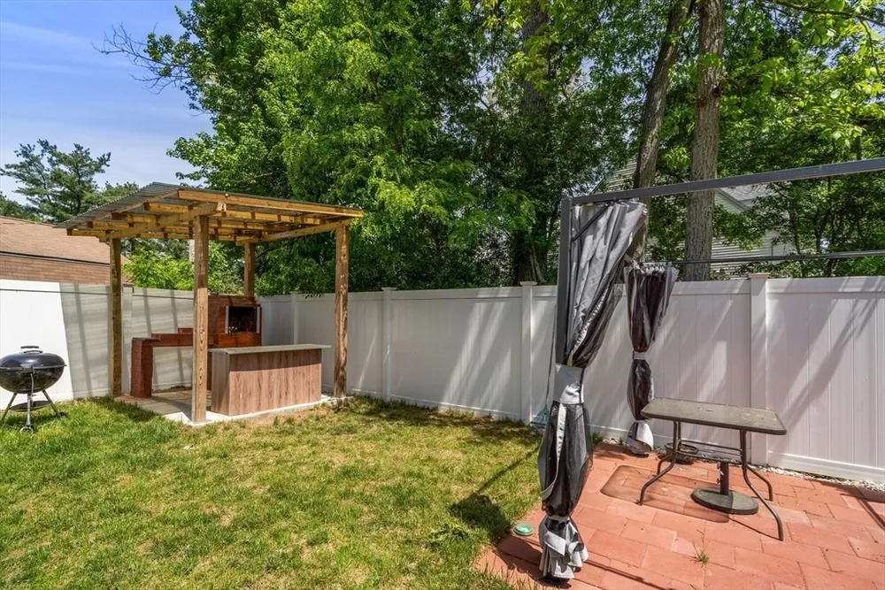 13 Highland Rd, Middleton, MA 01949