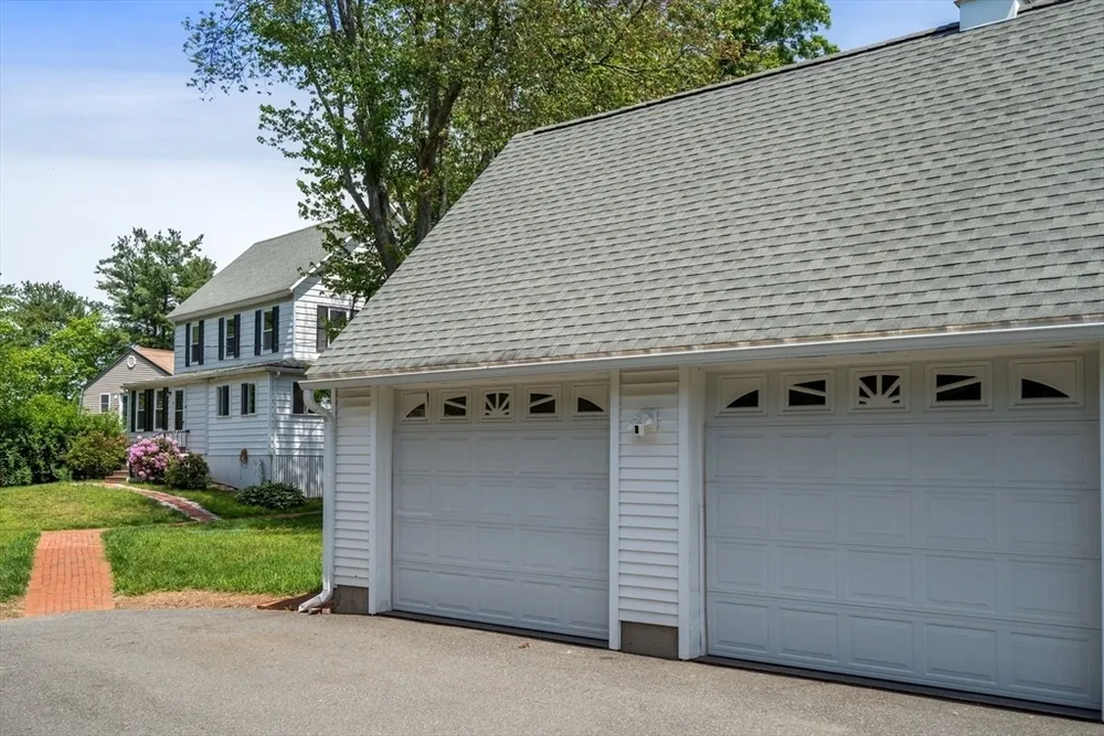 13 Highland Rd, Middleton, MA 01949