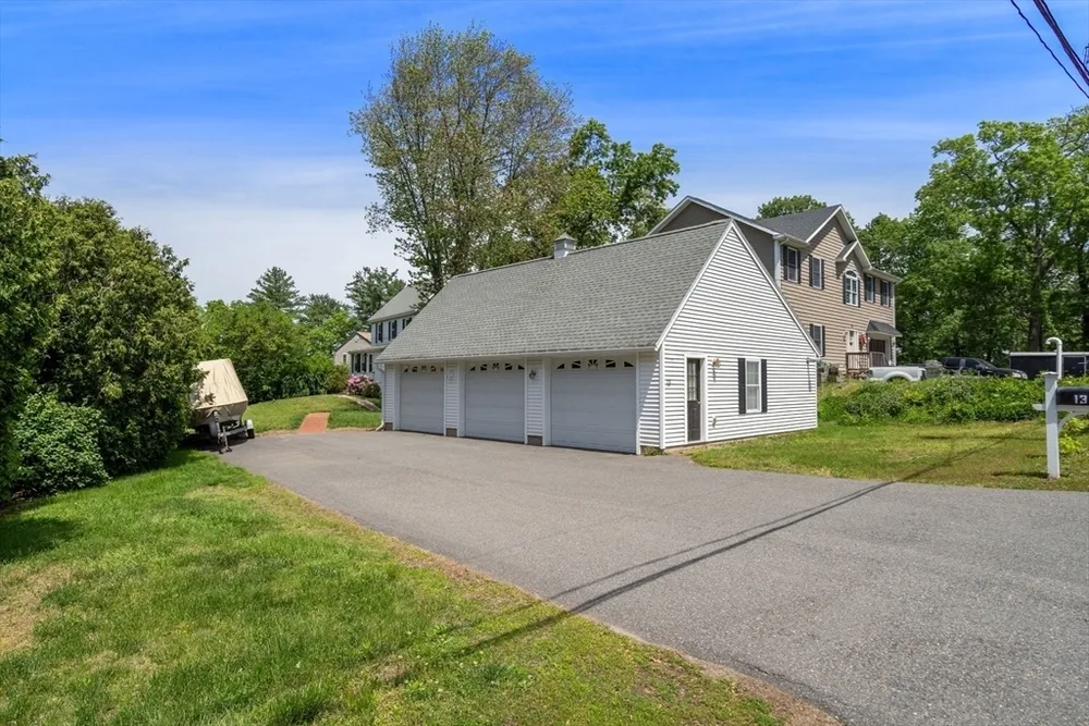 13 Highland Rd, Middleton, MA 01949