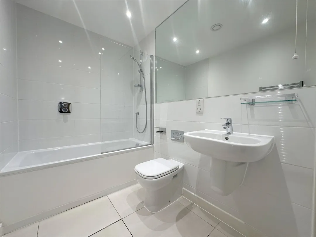 https://mr0.homeflow-assets.co.uk/files/photo/image/47500/1423/_x_/SOU180437_06.jpg