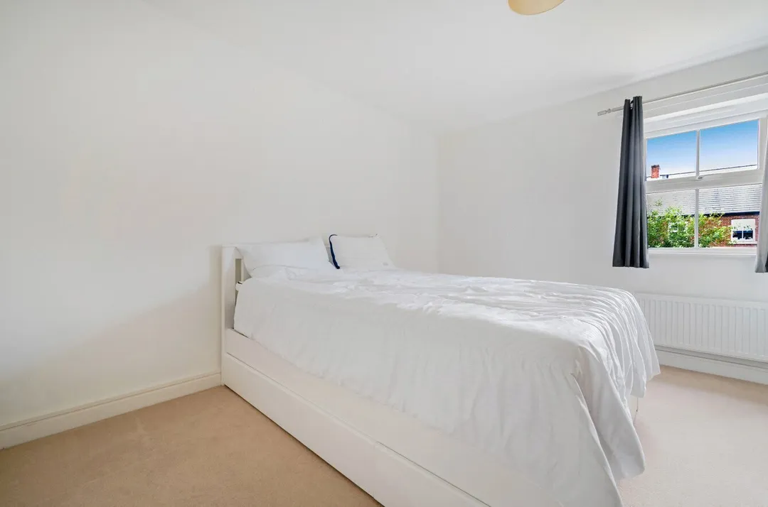 https://mr0.homeflow-assets.co.uk/files/photo/image/47500/1425/_x_/SOU260204_11.jpg