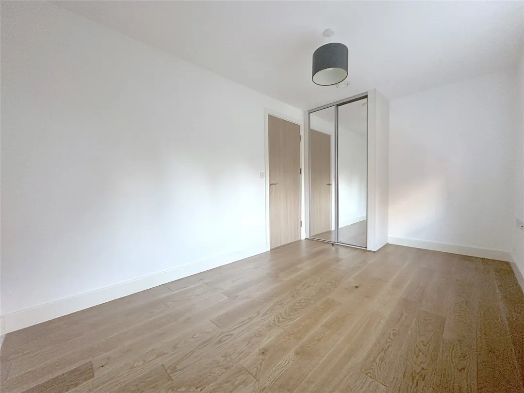 https://mr0.homeflow-assets.co.uk/files/photo/image/47500/1431/_x_/SOU180437_08.jpg
