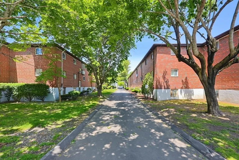 60 Bryon Rd, Newton, MA 02467