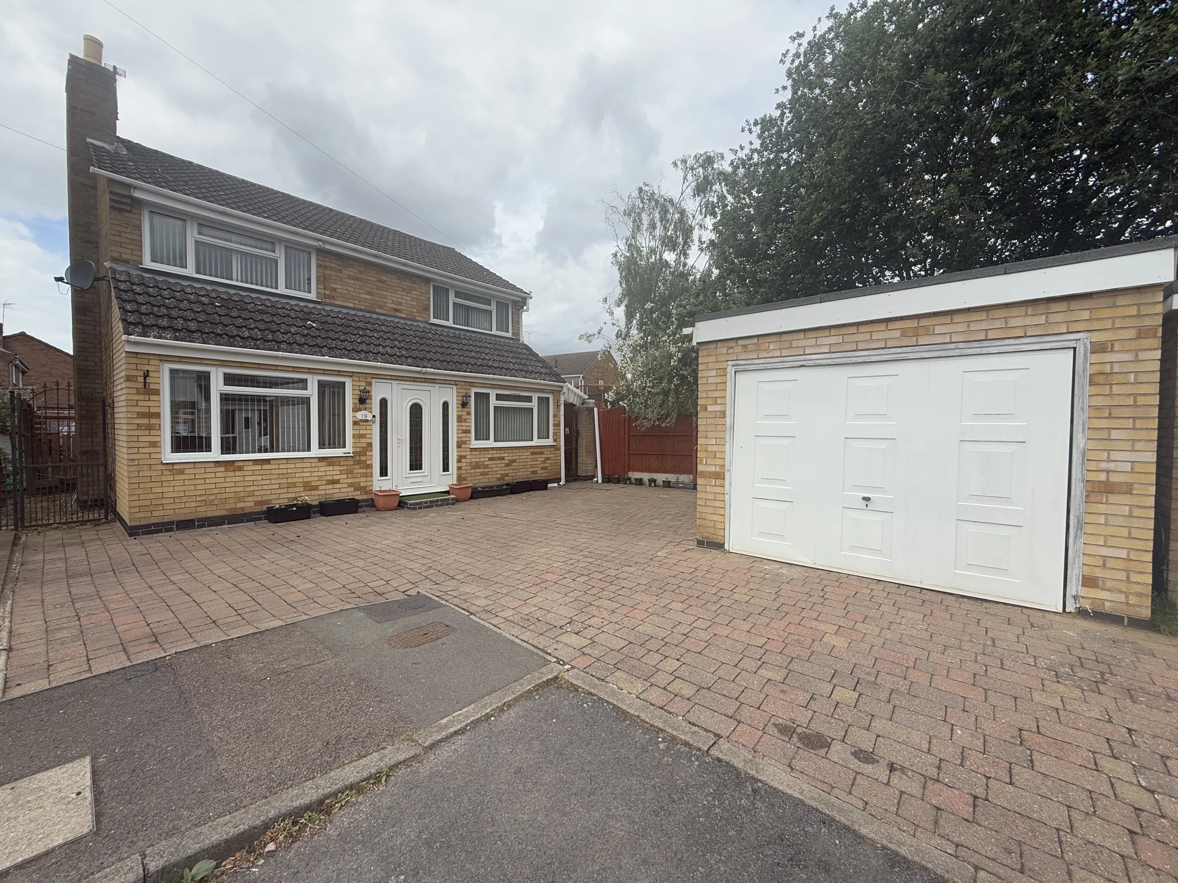 Property photo 0