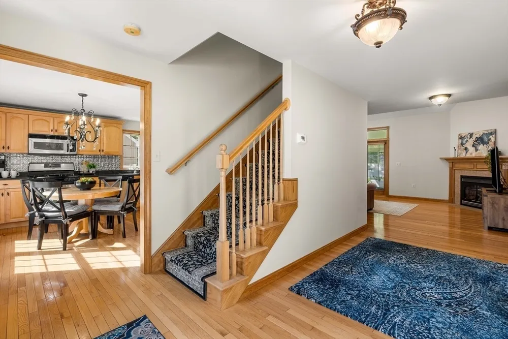 95 Maryland Ave, Lowell, MA 01851