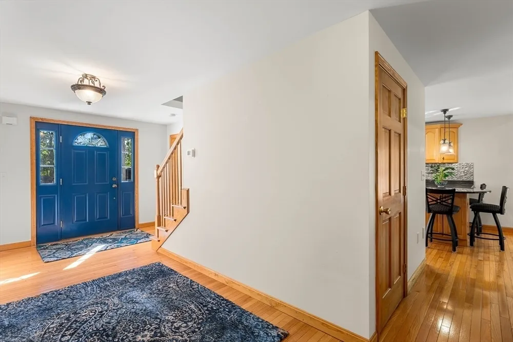 95 Maryland Ave, Lowell, MA 01851