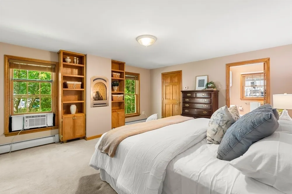 95 Maryland Ave, Lowell, MA 01851