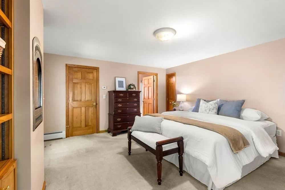 95 Maryland Ave, Lowell, MA 01851